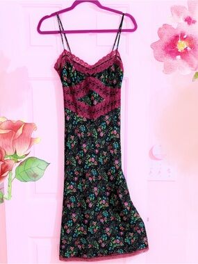 NWT Hollywood Betsey Johnson Black Floral Slip with Burgundy Lace Trim